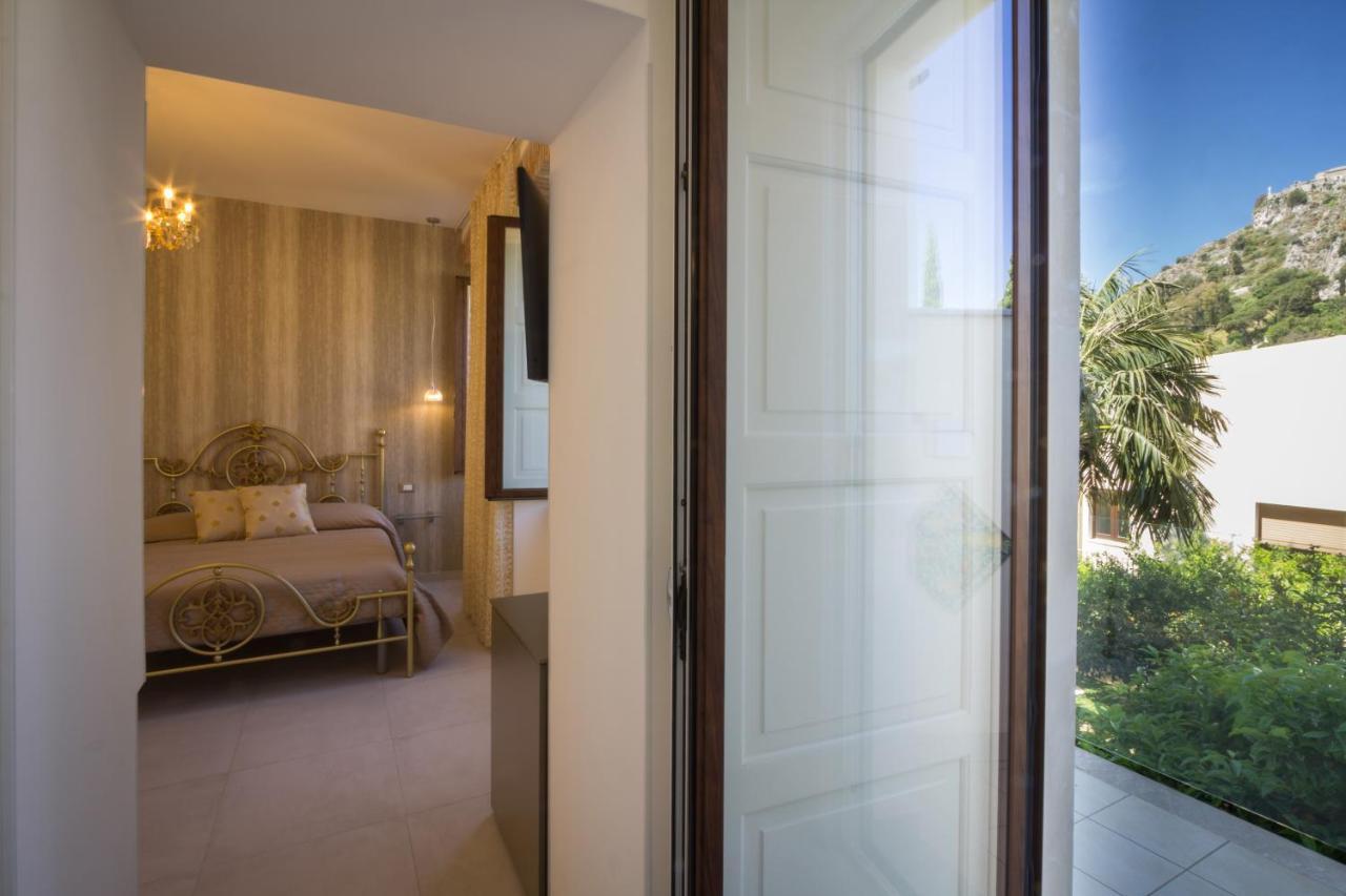 Villa Valverde Apartments E B&B Taormina Exterior foto